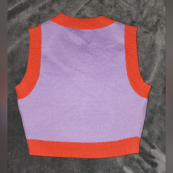 Urban Outfitters XS sweater tank top strawberry BNWOT - Picture 4 of 5